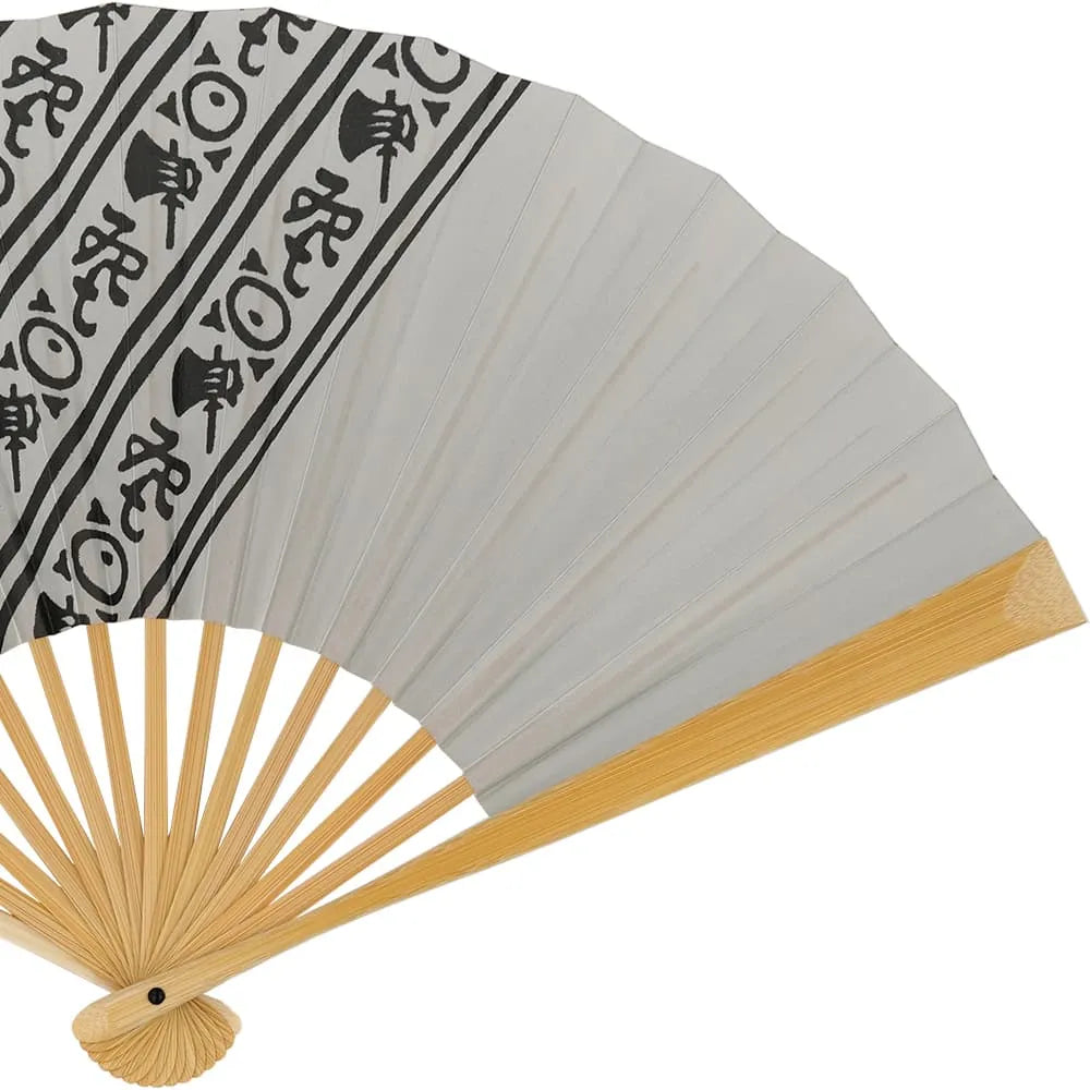 金色の花柄の木製琴