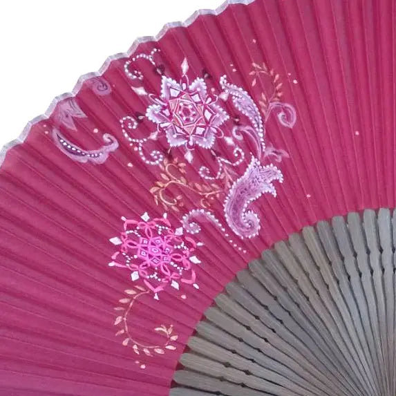 Copy of silk fan, strawberry color, with illustration of Christmas design, one of a kind, in paulownia box