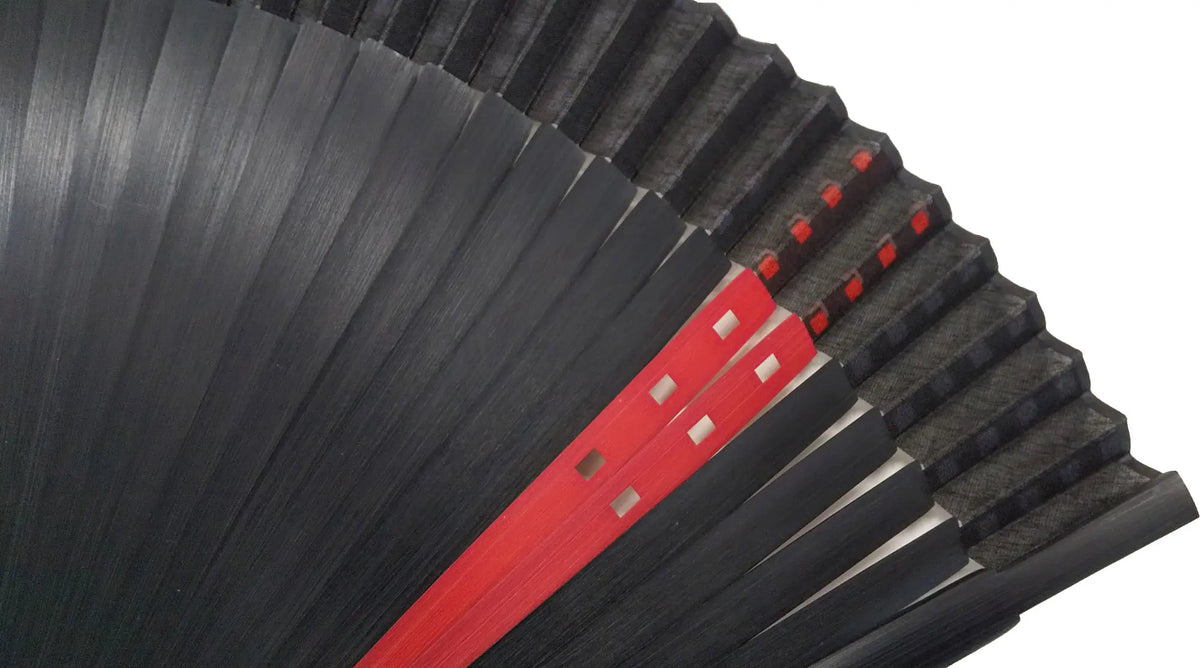 Red line set fan, "Cubic".